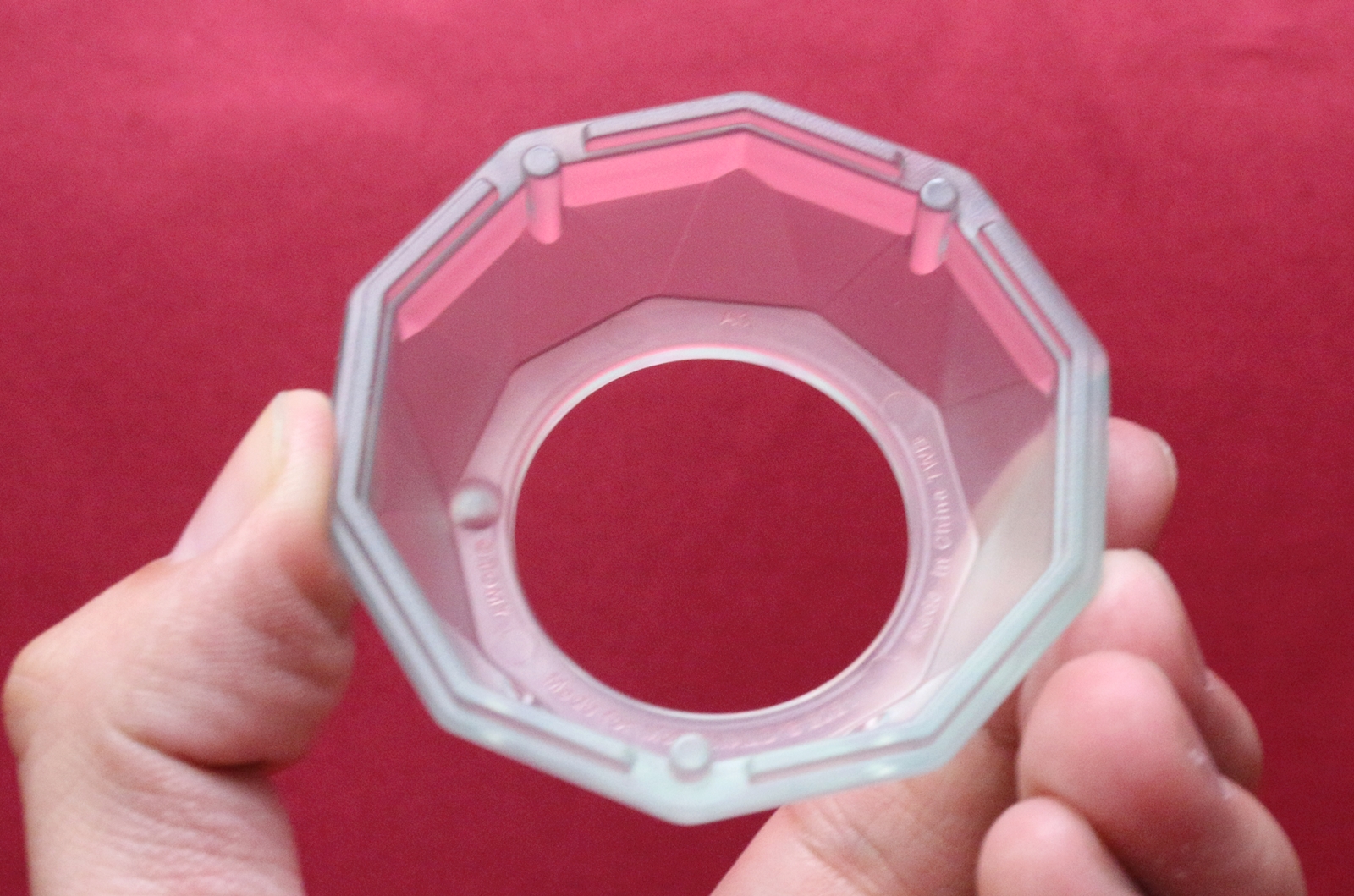 3つの突起を合わせることでドレスが完成するため、他の3段目と合わせることができない