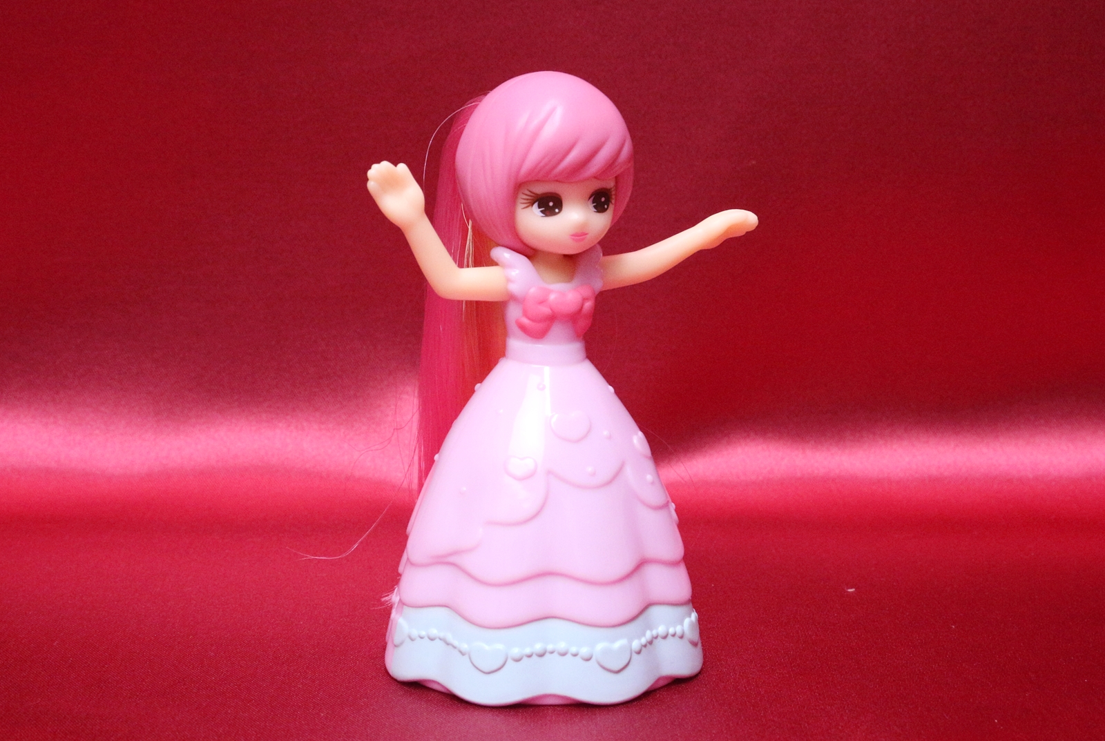 髪の毛はサラサラだが、静電気を帯びやすい