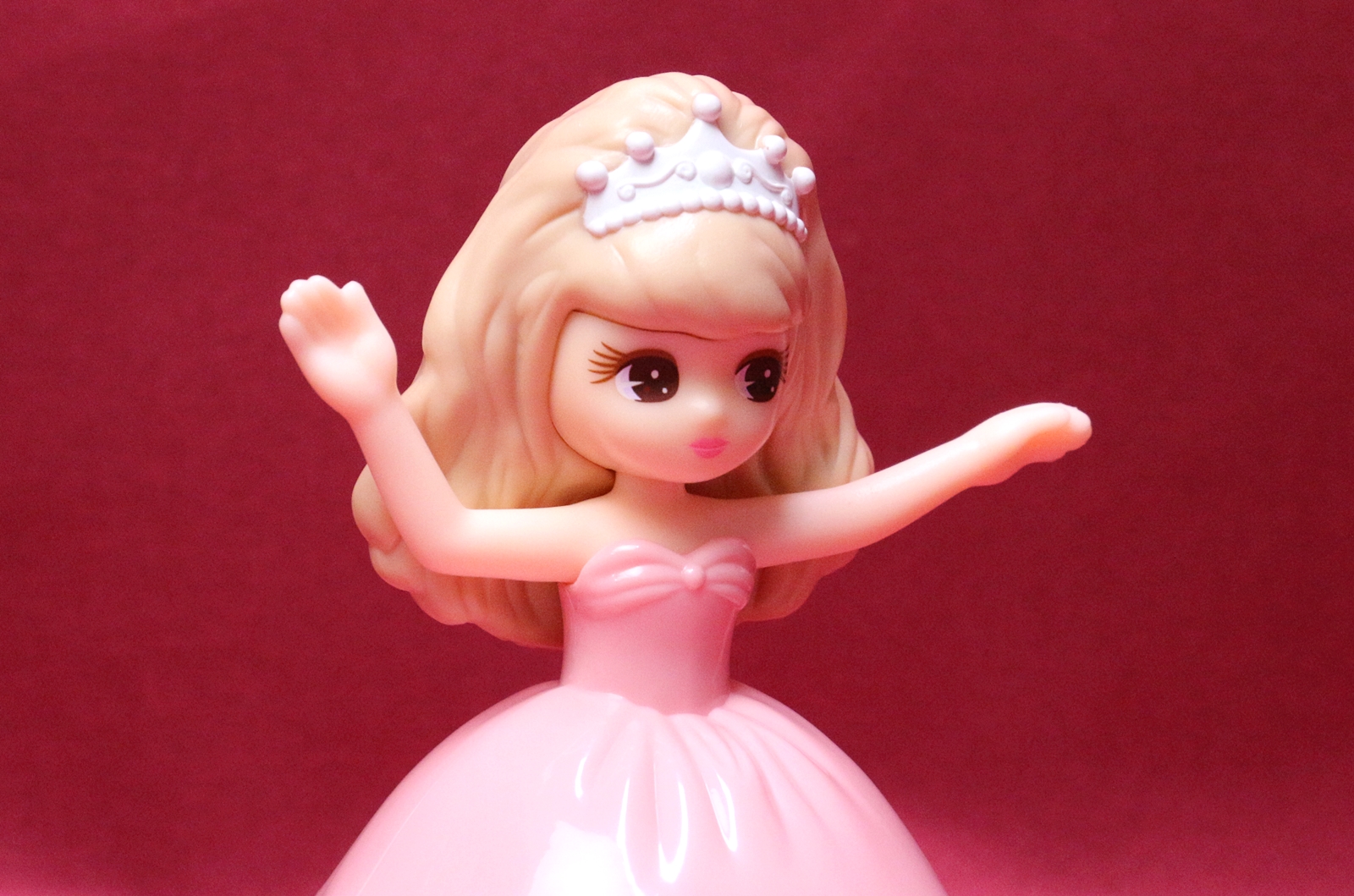 手も指先までしっかり作り込まれている