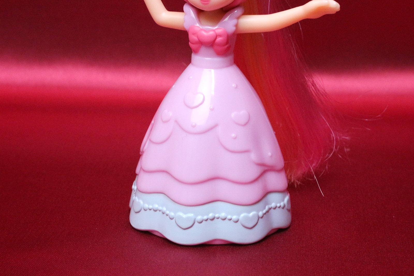 ハートマークが散りばめられたドレス