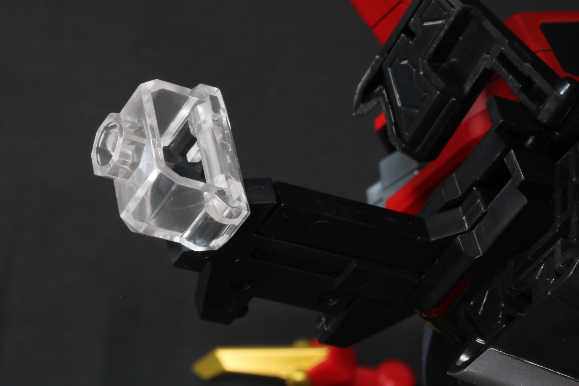 「ダイナレックス」の腰部にジョイントを装着