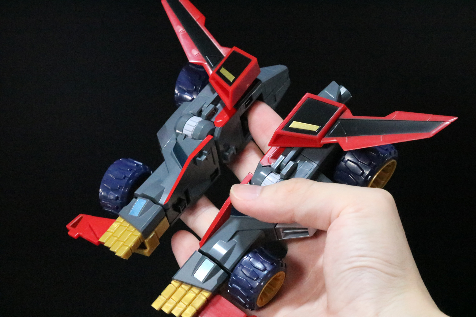 「ダイナストライカー」合体準備