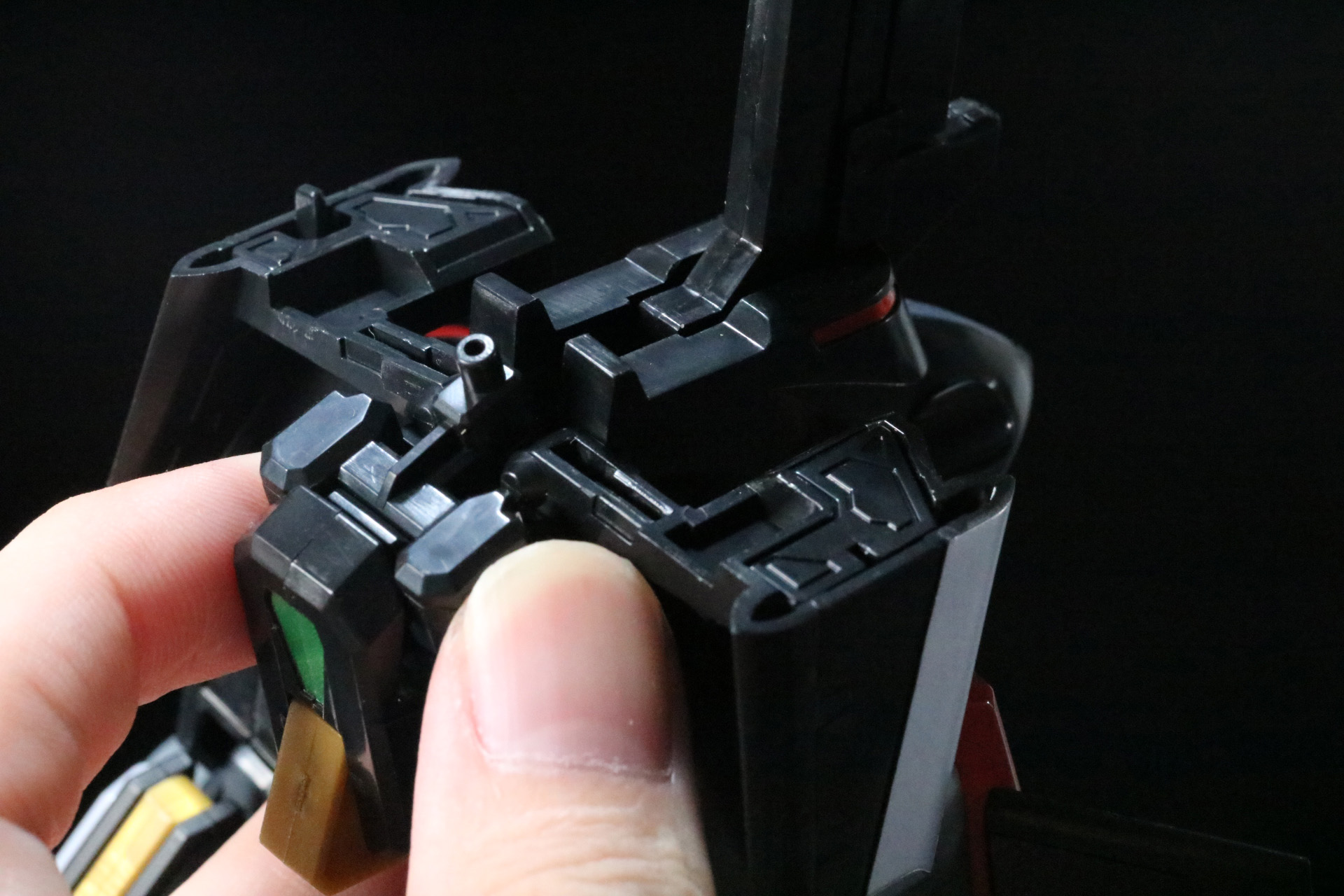 「オプションパーツ」を入れて腰部を補強