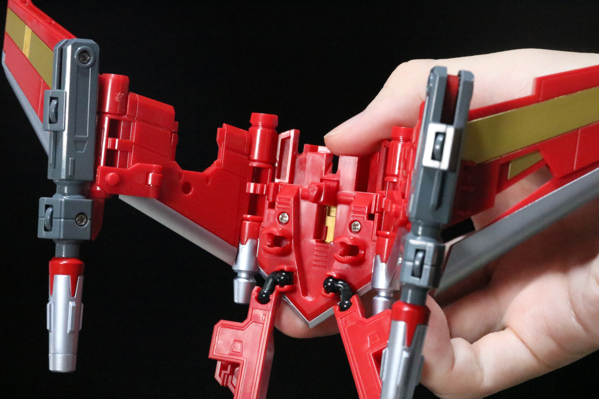 「ダイナウイング」の合体ジョイントを起こす。