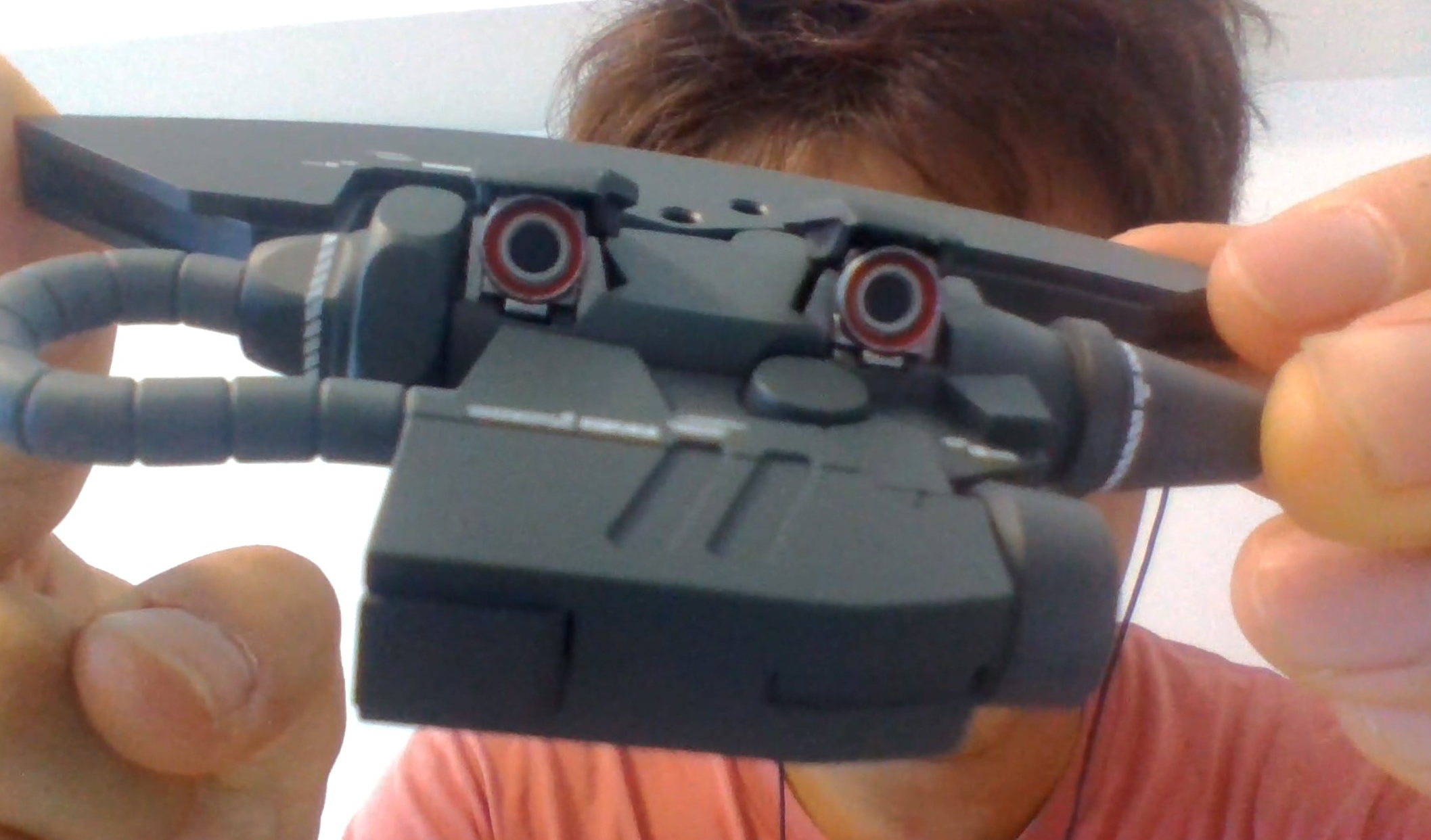 斧は4つのブースターが展開するギミックが内蔵されている