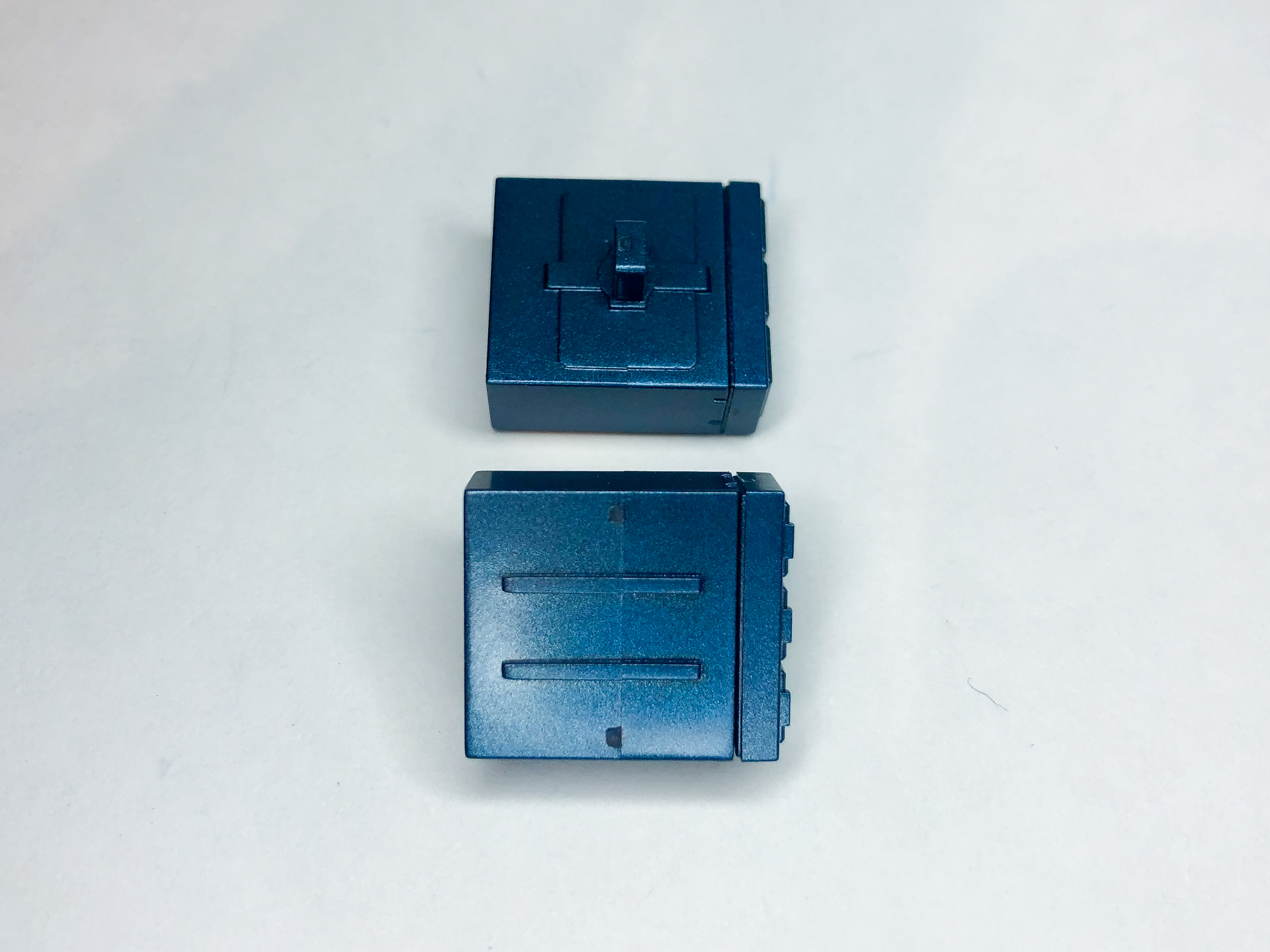 180mmキャノン砲は折り畳みギミックや懸架アームを取り付けるためパーツ数が多めです。