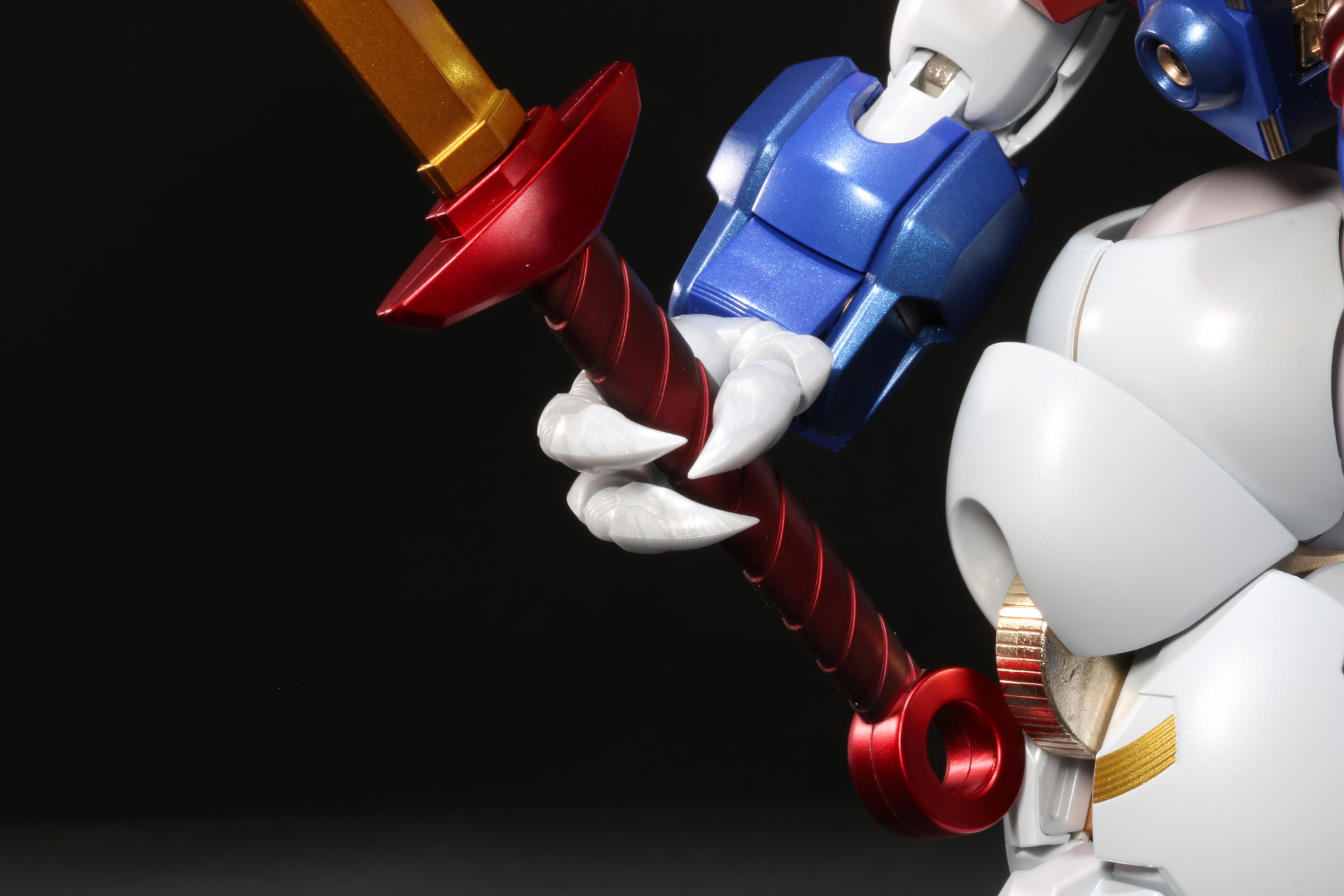 可動ハンドパーツで保持した状態