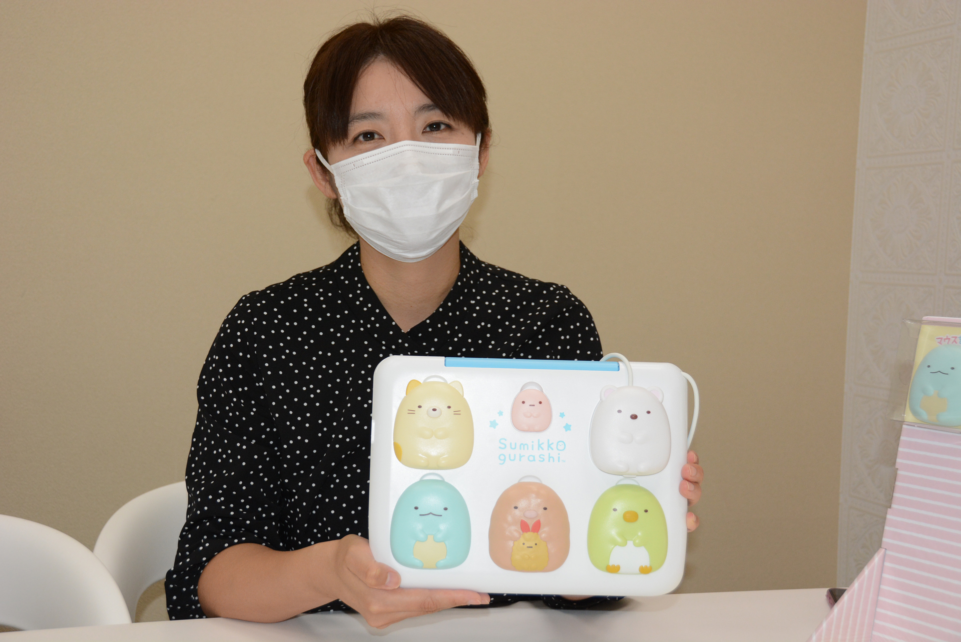「すみっコぐらしパソコン」シリーズのマーケティング担当・亀田英里氏