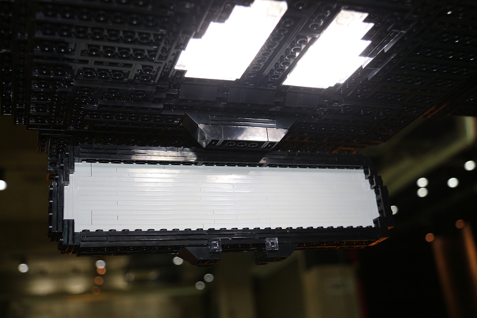 助手席側のシートは完全にレゴブロック仕様