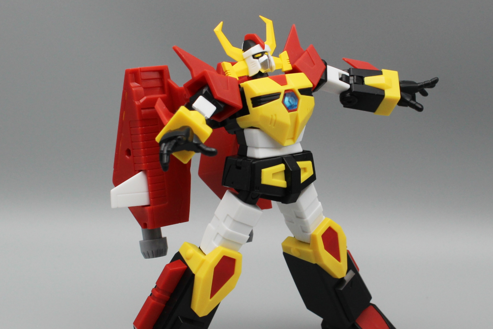 完成後の逆転王もアクションフィギュアとしてよく動く。