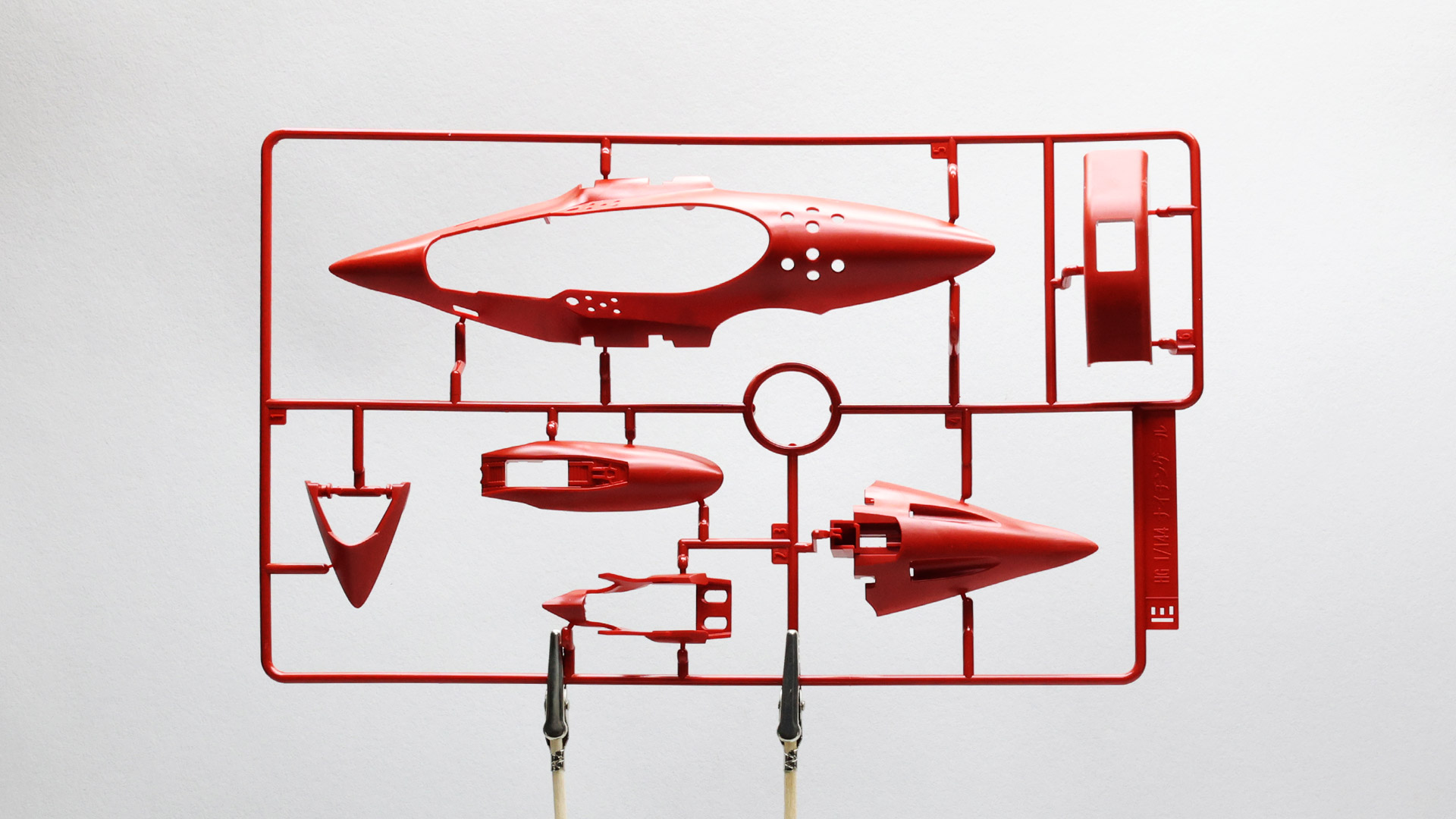 “ブチ穴”と呼ばれる穴は実際に開いています