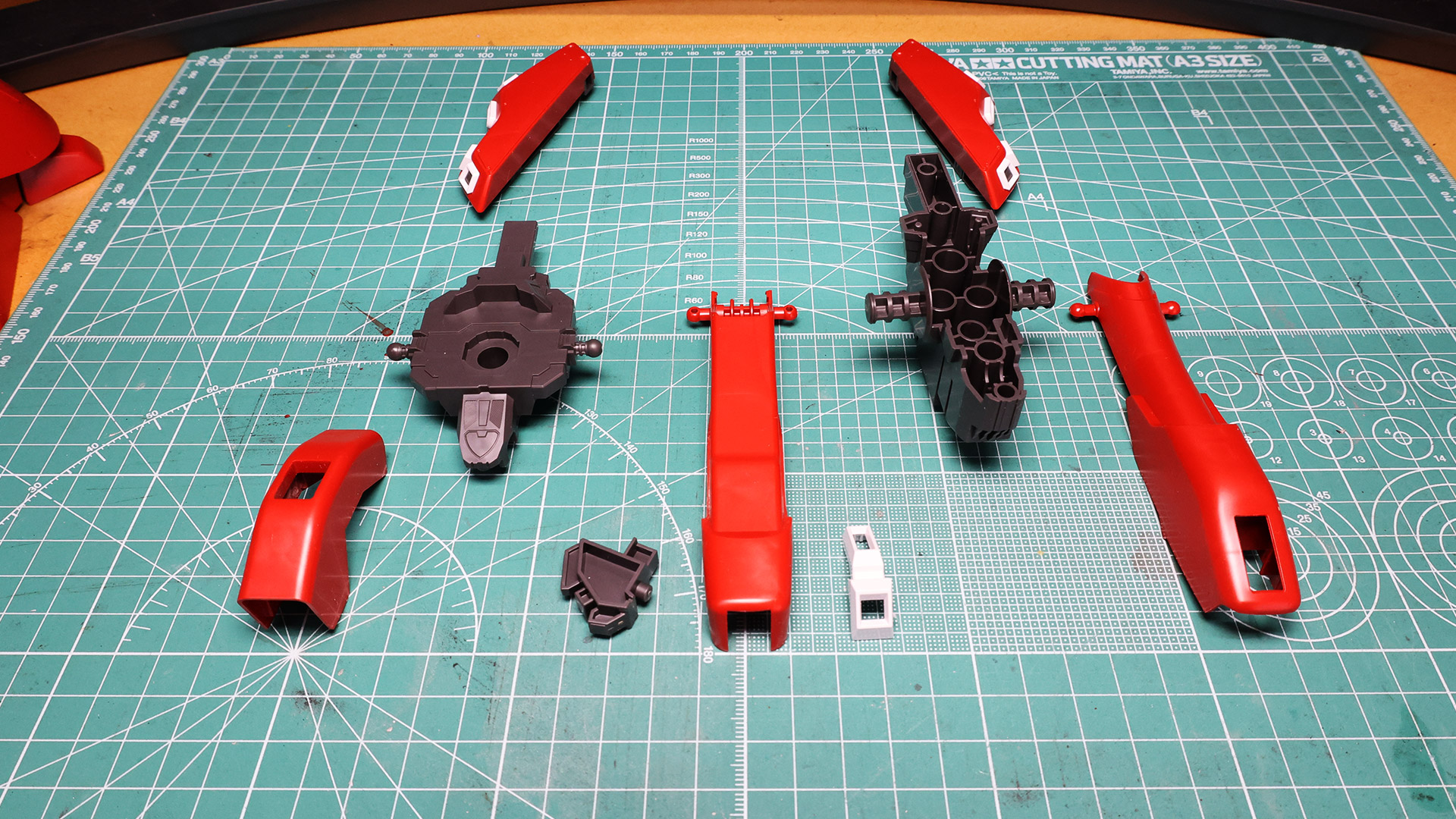 見るからに頑強で屈強なつくりの腰部