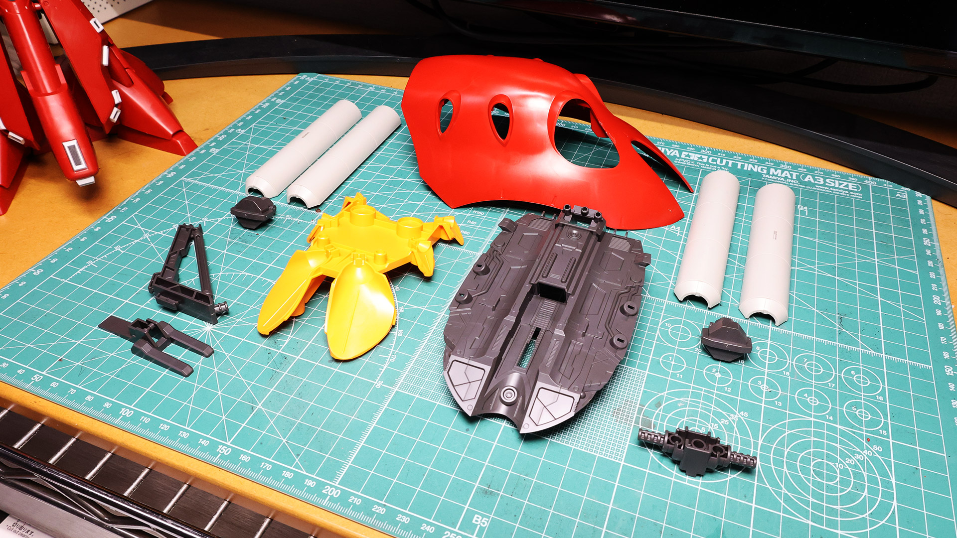 リア・スカートは赤い装甲パーツの立体表現がすごい！