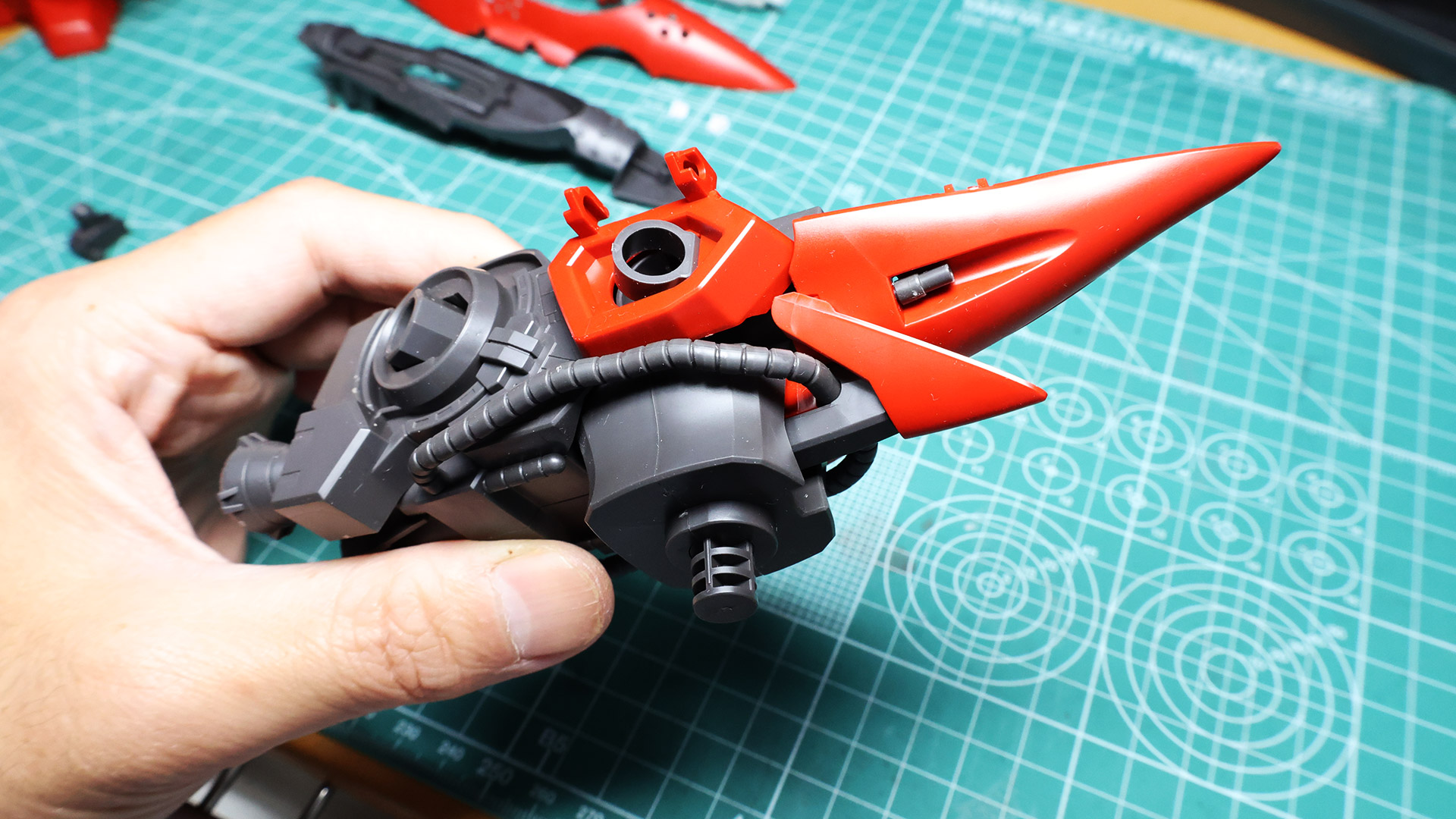 本体に組み付けるといっそう迫力が出ます