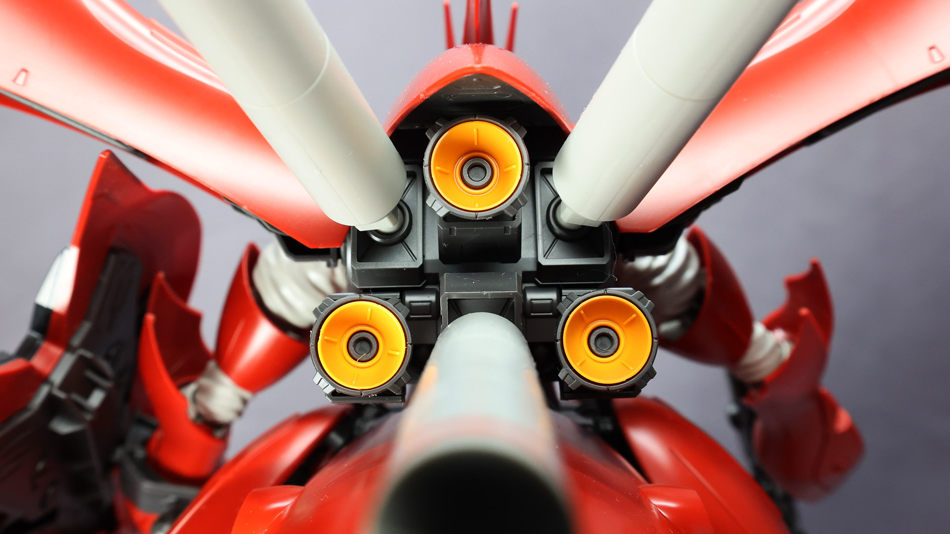 HGUCシリーズ準拠のディテールをこの大きさにおいて密度感たっぷりに再現しています