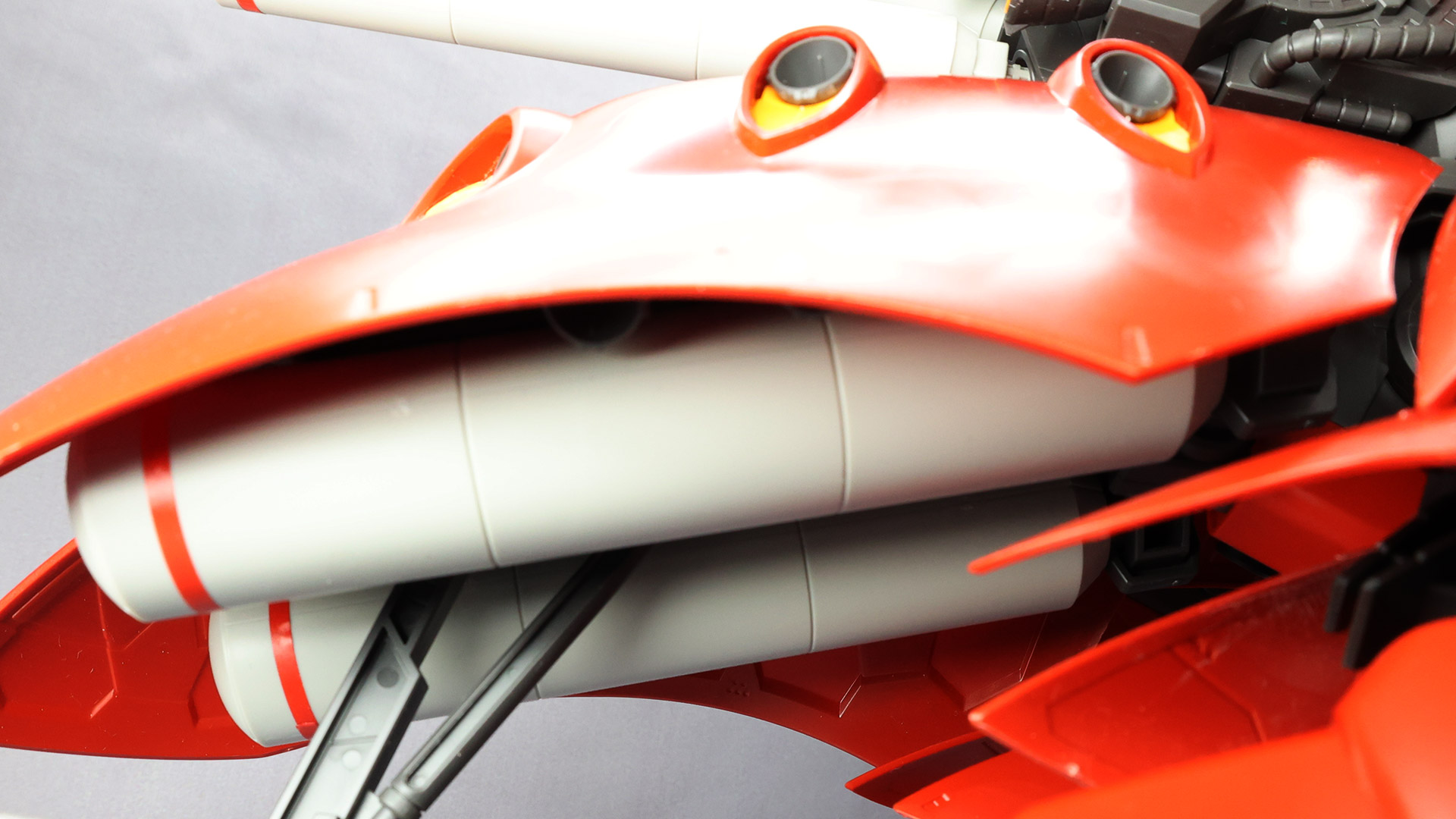 HGUCシリーズ準拠のディテールをこの大きさにおいて密度感たっぷりに再現しています