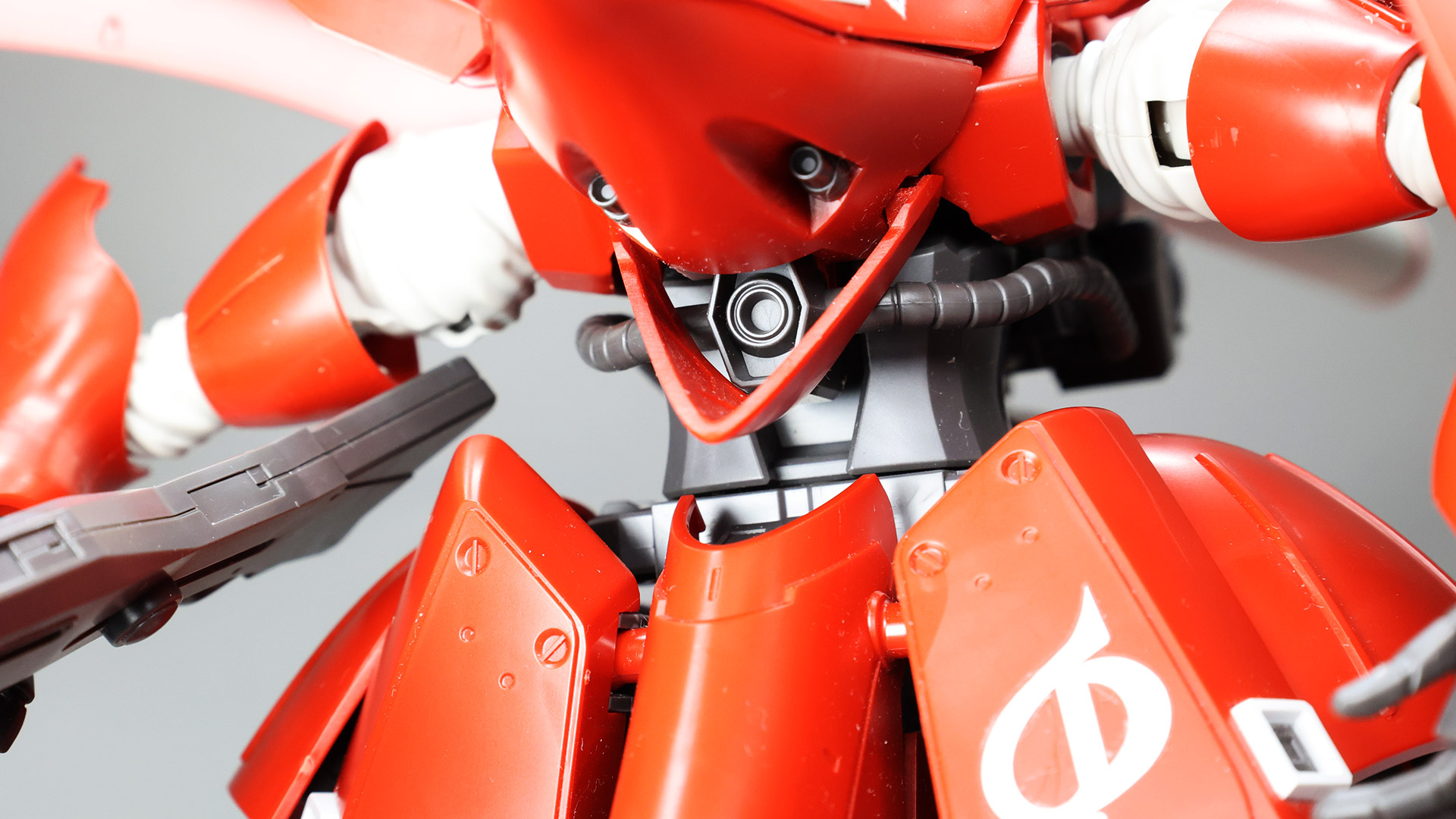 HGUCシリーズ準拠のディテールをこの大きさにおいて密度感たっぷりに再現しています