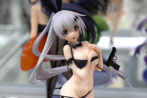 特別企画】【あみあみ展示撮り下ろし】水着が今にも取れちゃいそう