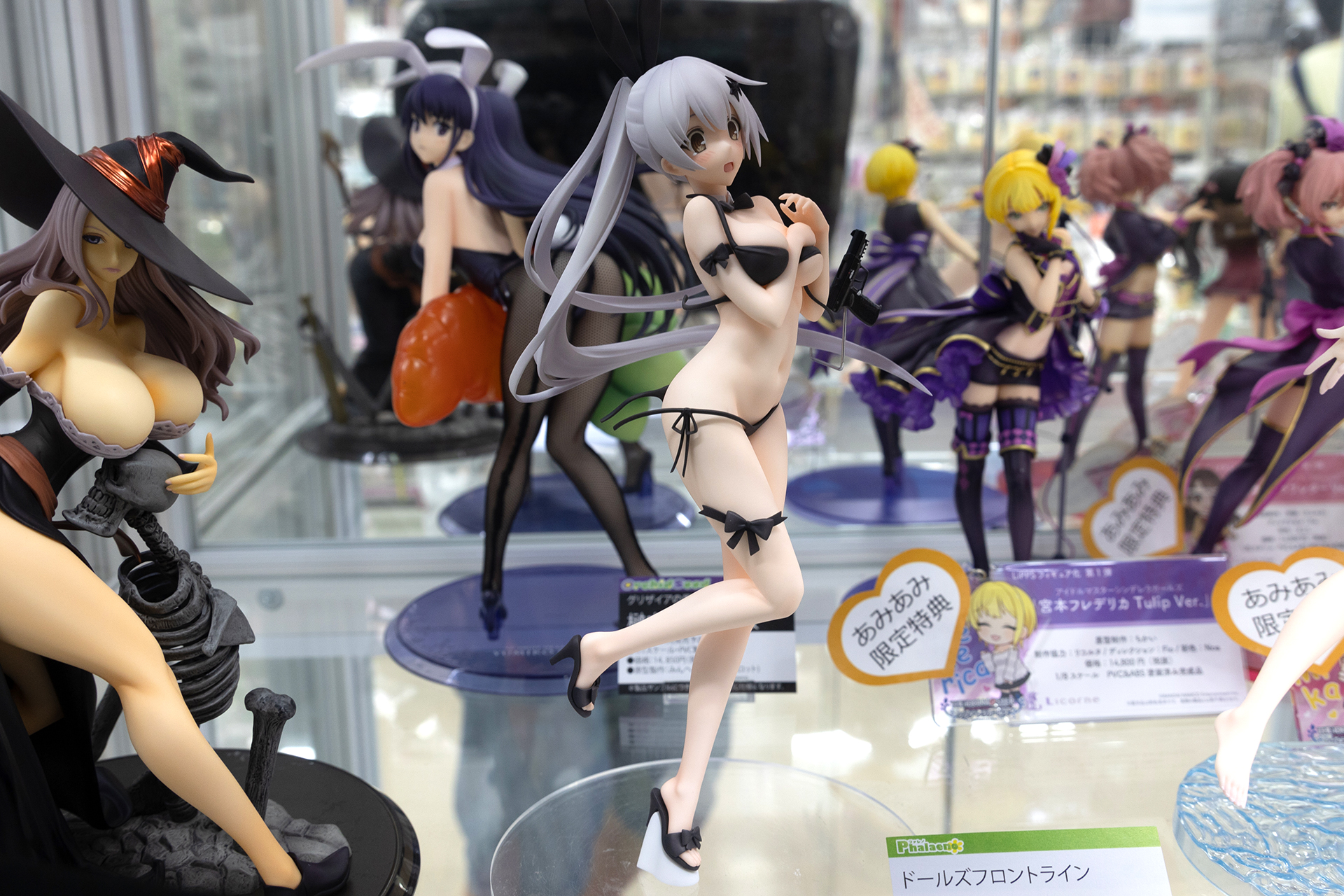 まさに「水着重傷」といった感じの、決定的瞬間が再現されている