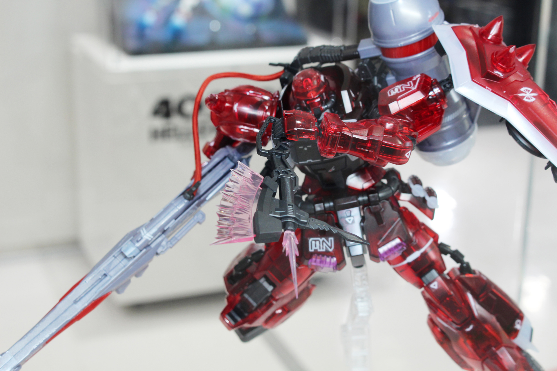 ビームトマホークやハンドグレネードなど、複数の武装が用意されている