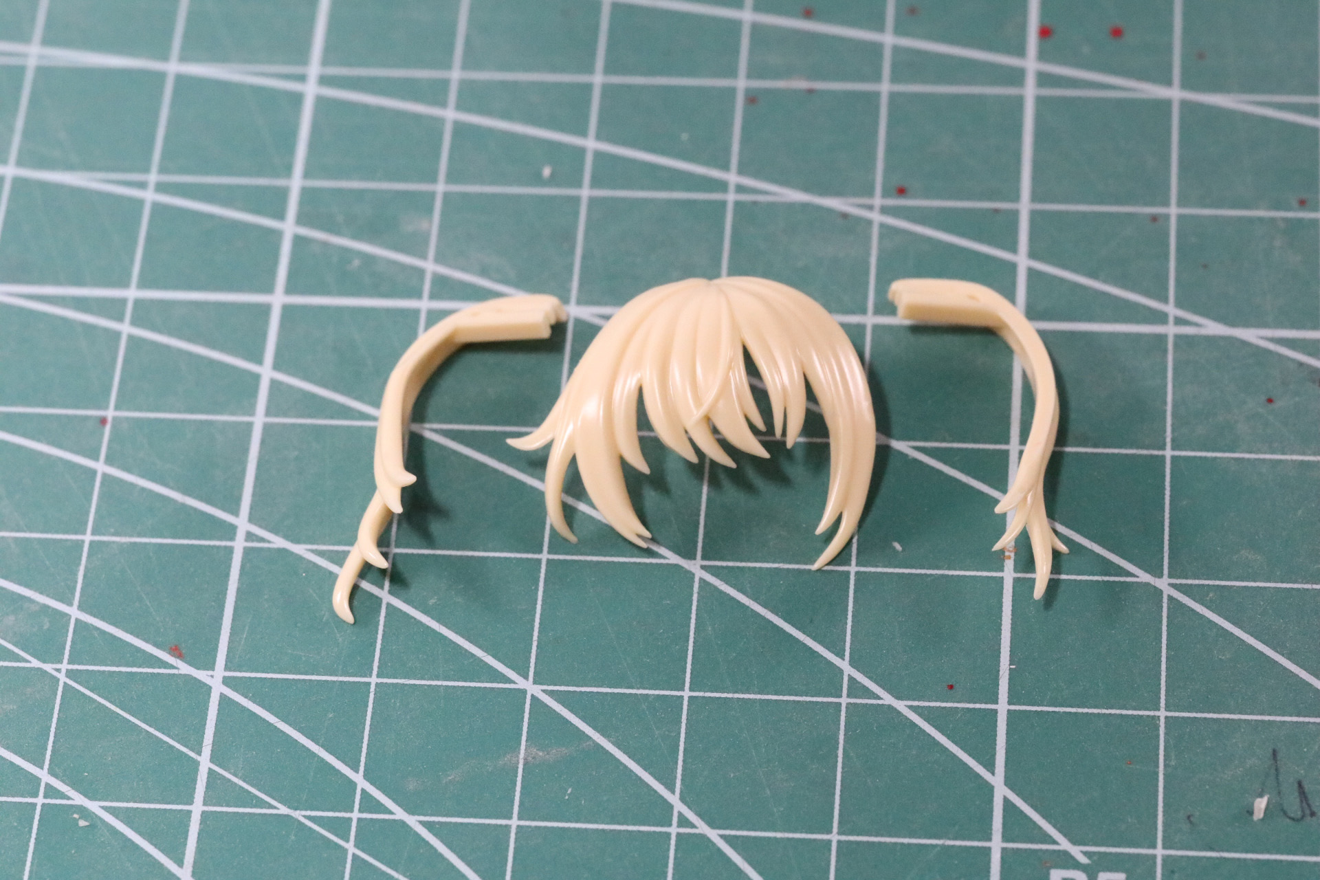 前髪部分はどの髪型も共通の構造となっている