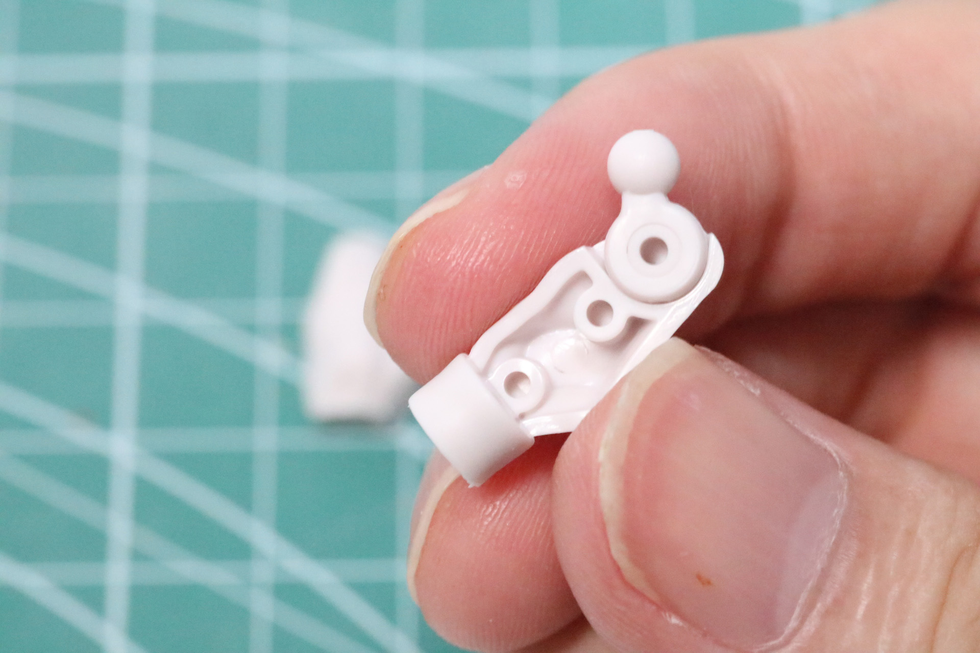 スイング機構で可動ができる