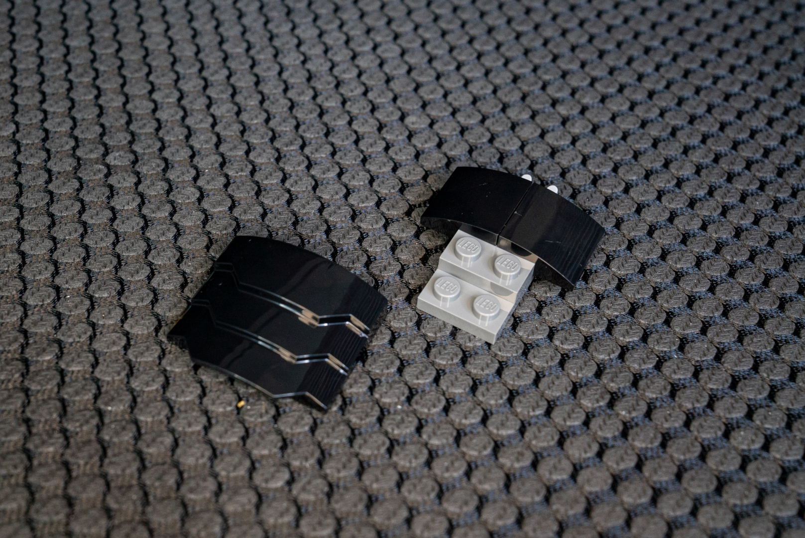 小さなデザイン系パーツは、ほかのパーツと組み合わせて大型化するのもいい