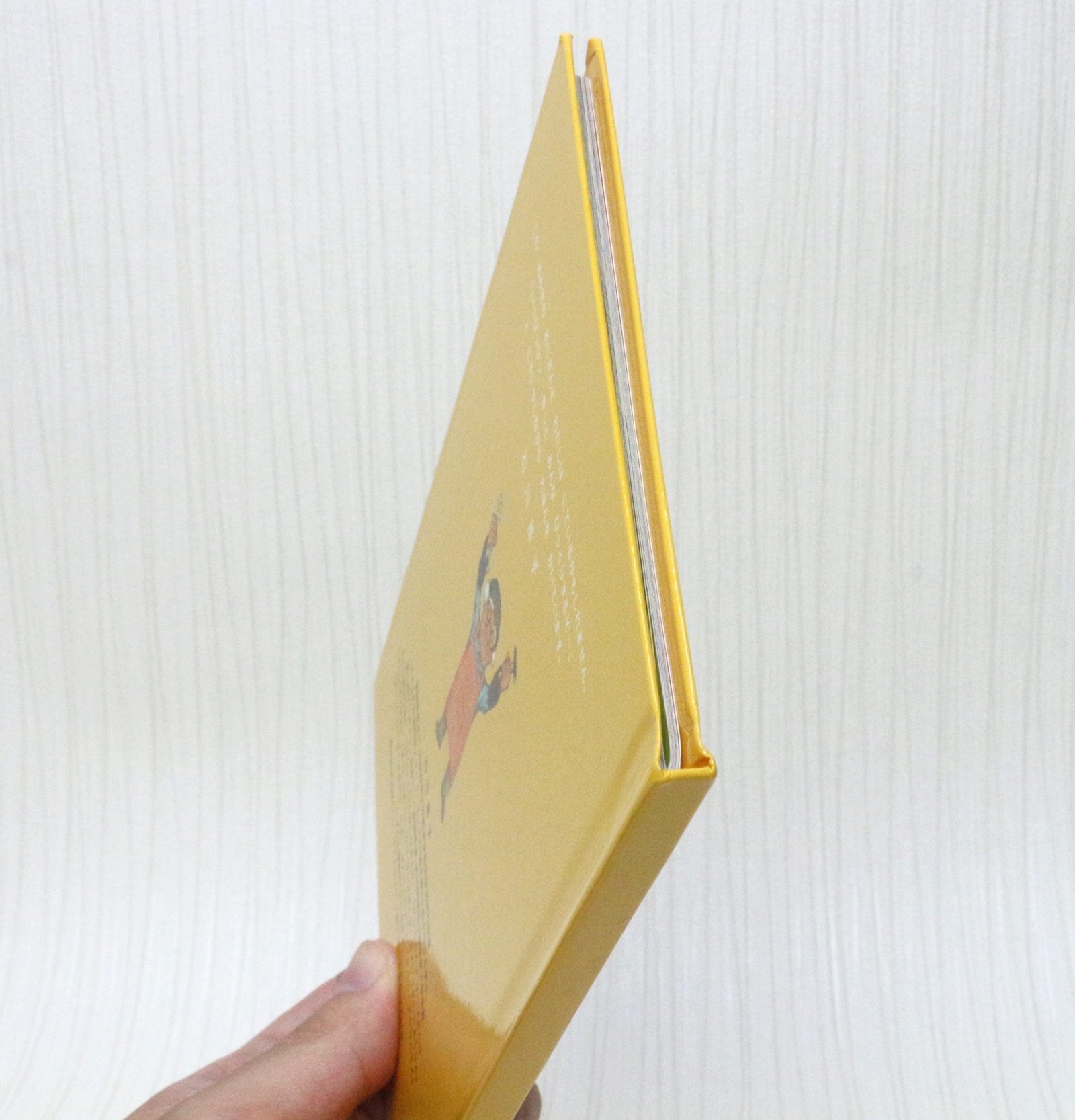 絵本はハードカバー