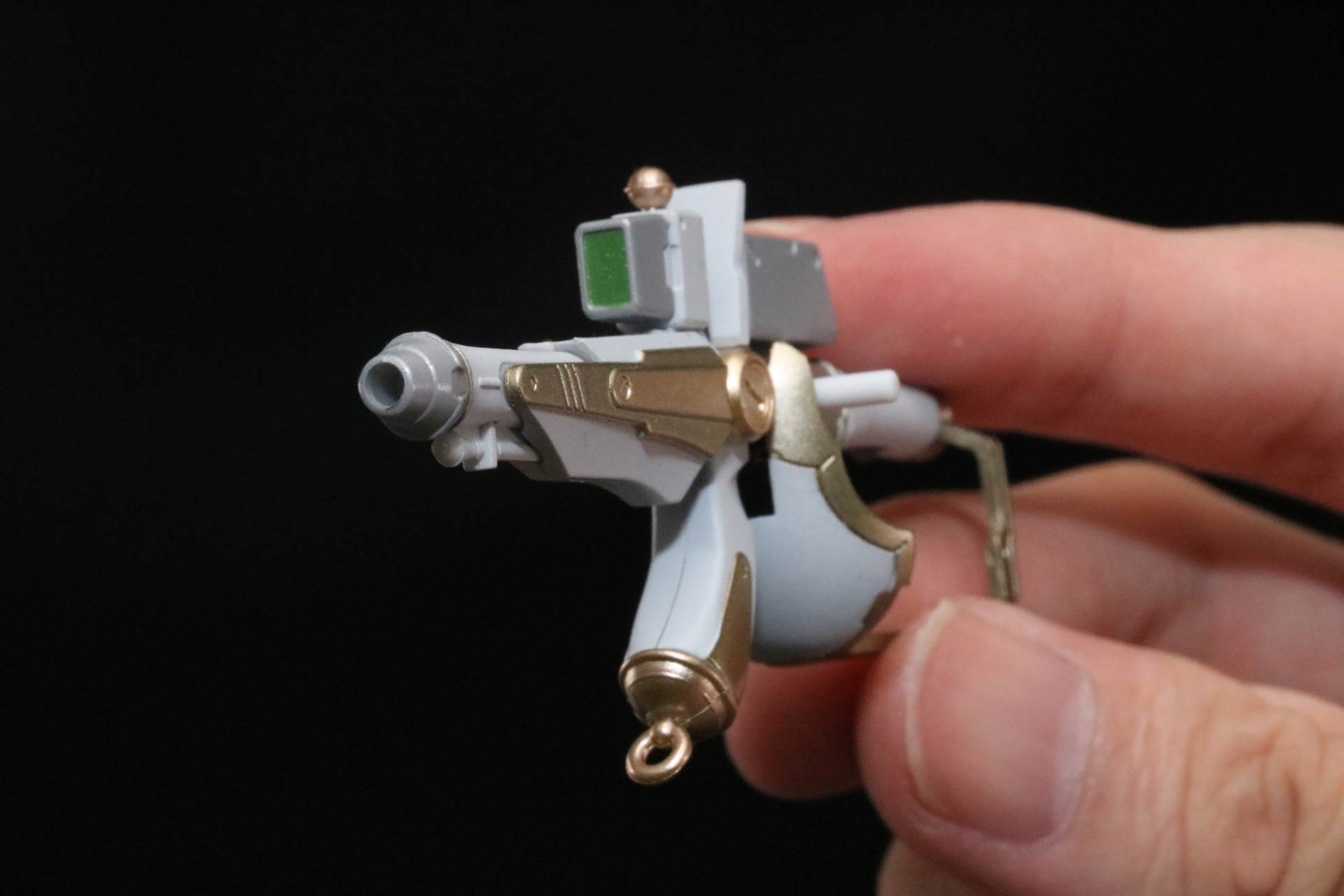 銃口には「弾頭」パーツを付けることができる