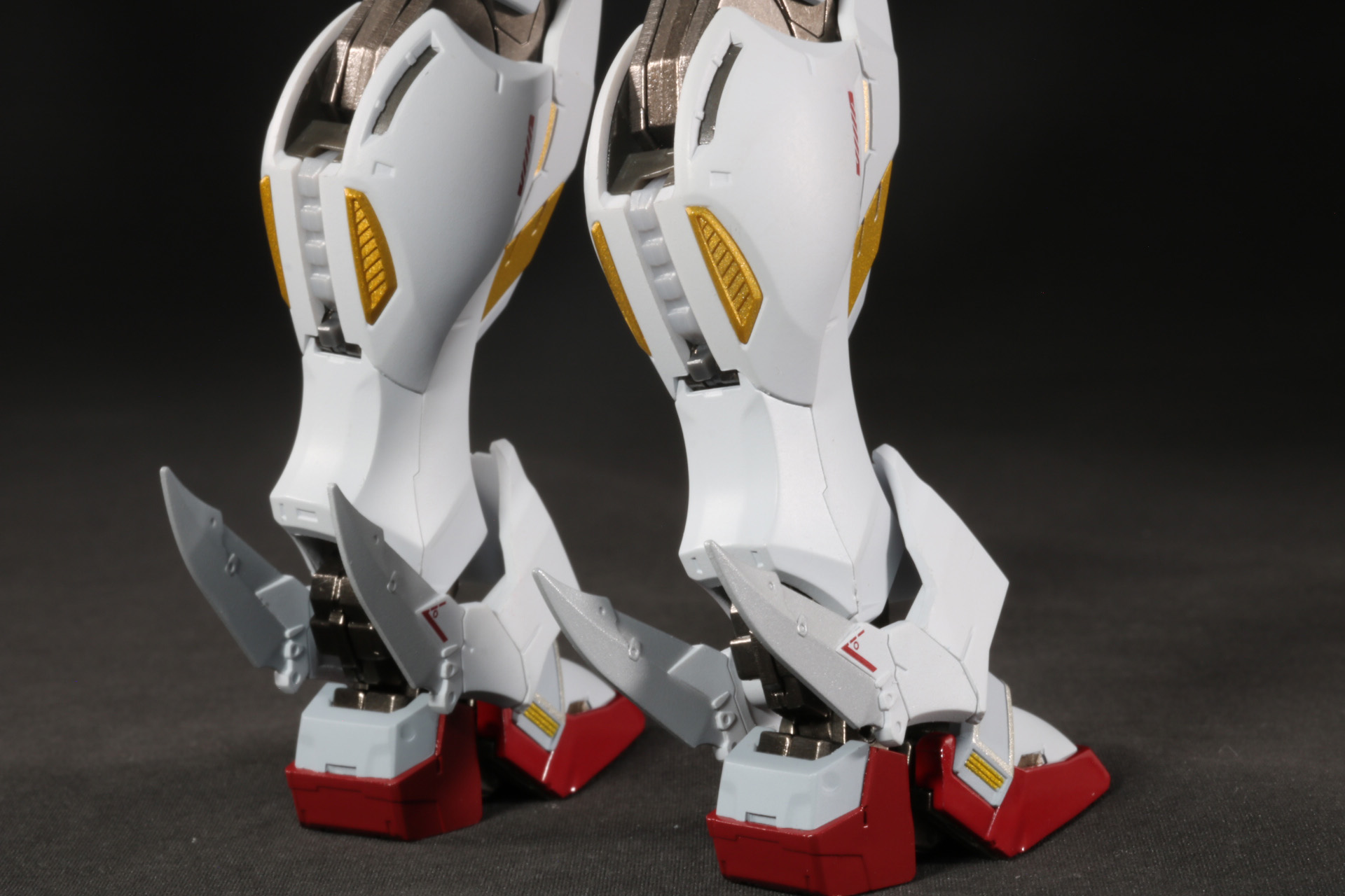 リアアーマーの一部は取り外しが可能で、「スクリュー・ウェッブ」使用時の状態再現ができる