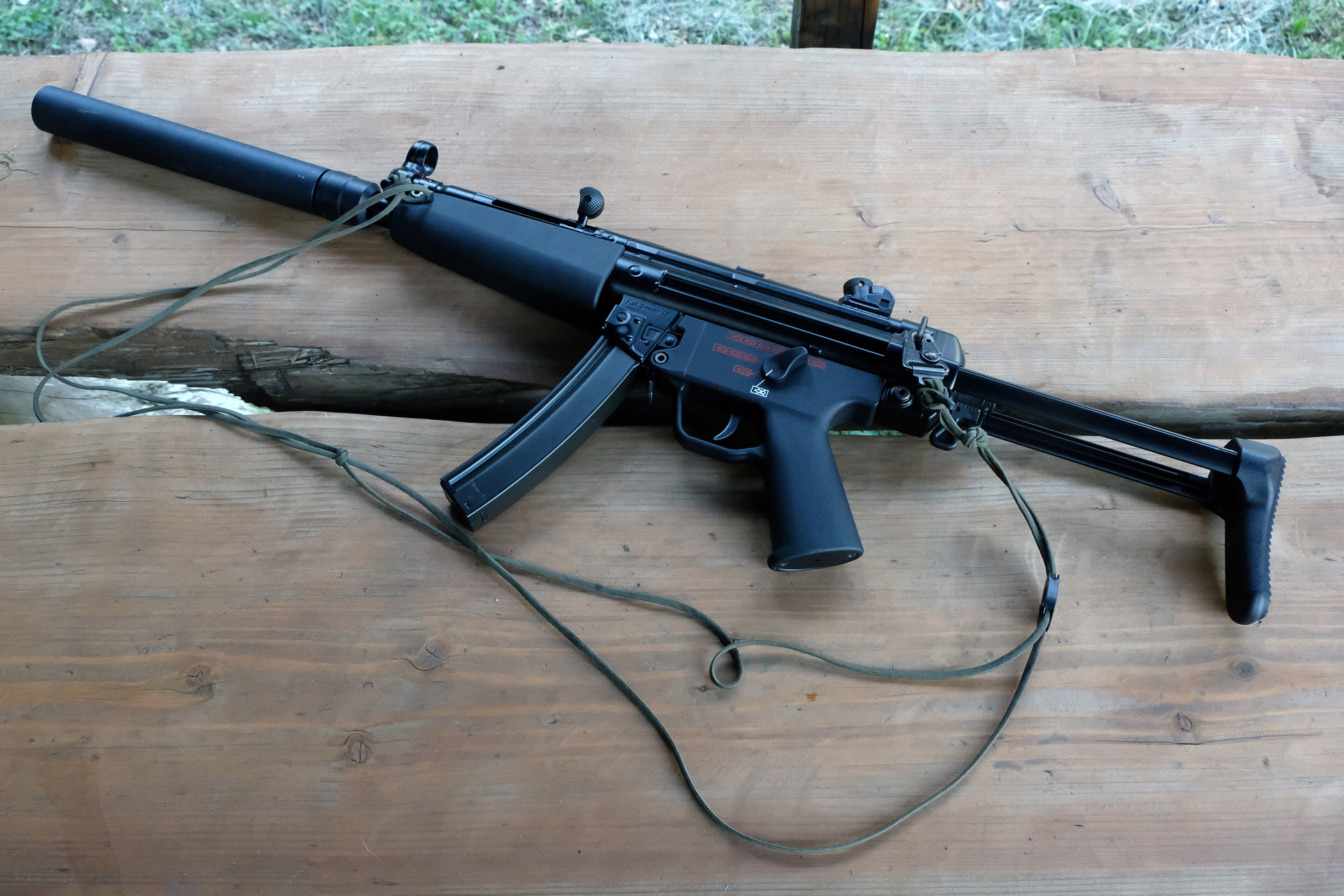 色々なサプレッサーを付け替える楽しさも味わえる