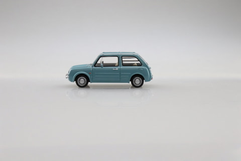 丸いヘッドライトが可愛い日産のパオがカプセルトイになって登場