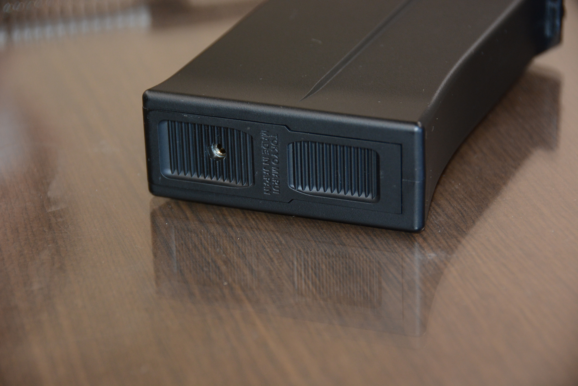 もちろんカバーをつけたまま、ガスの注入や給弾は可能だ