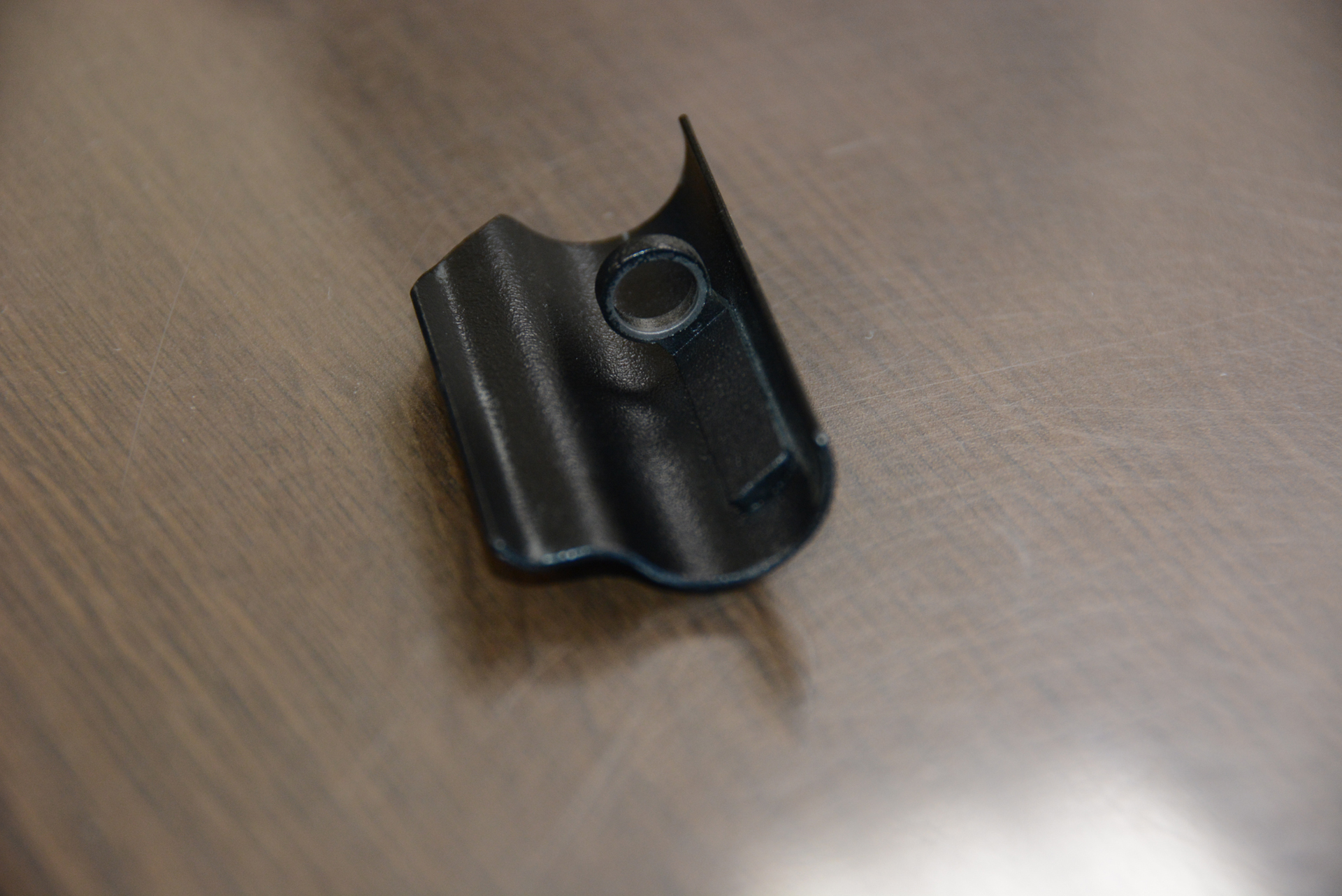 こだわりのダストカバー。部品はスポット溶接されている