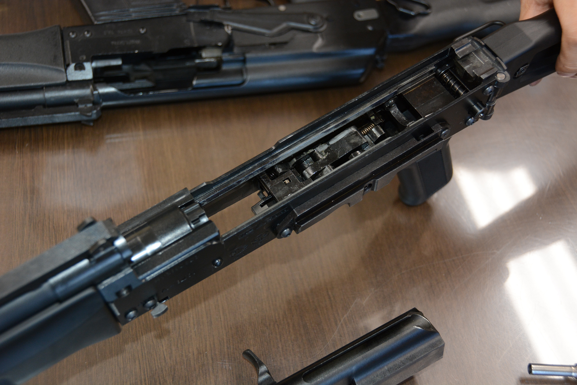 トリガー回りの部品のすりあわせなどは「AKM」チームと意見交換が役立ったとのこと