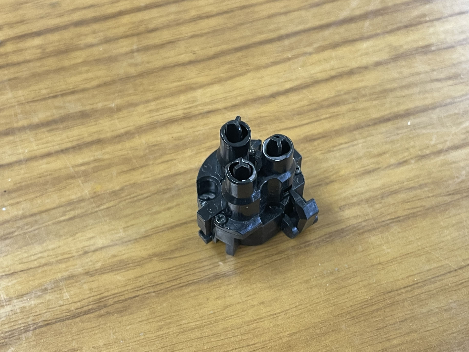 今回の開発の最大の注目ポイントであるチャンバー。3つのBB弾がセットされる