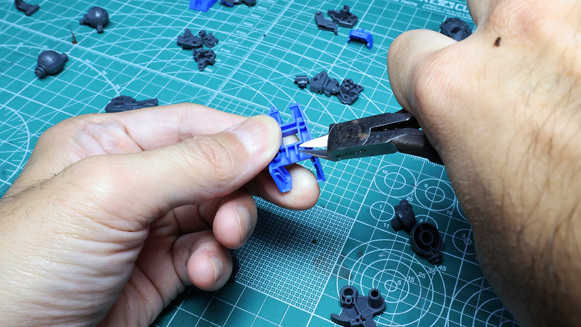 パーツ接合面を切り落とし