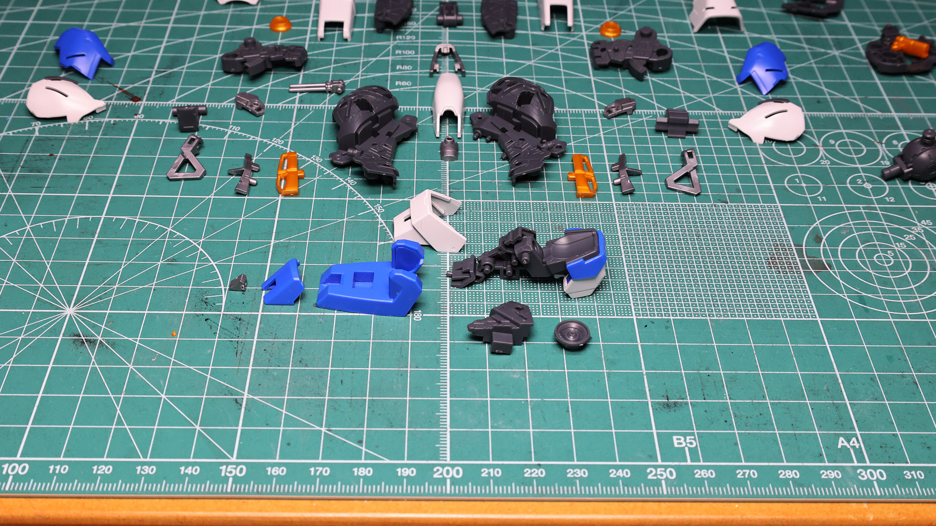 多く感じるパーツ数ではありますが、実は的を絞って設計されているように感じます