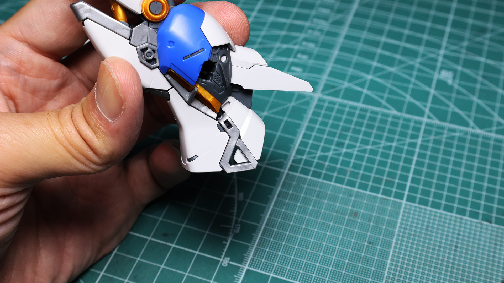 しっかりはまるとこうなります。ちょっと固いのでじっくり押し込むとよさそうです