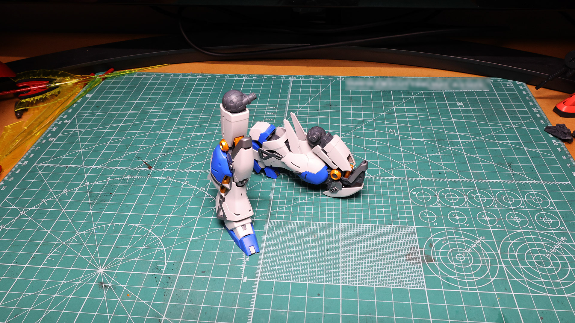 幾重にも折り重なるように可動する膝関節