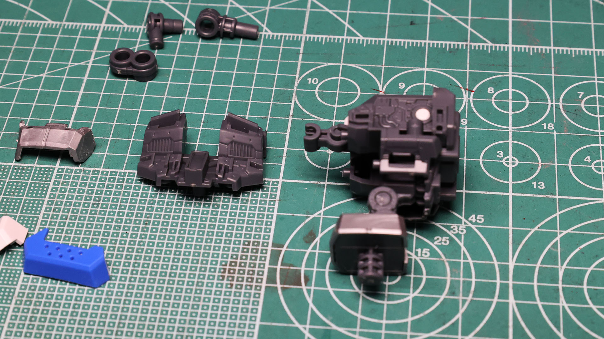 肩関節は引き出しや回転の3重関節でよく動きます