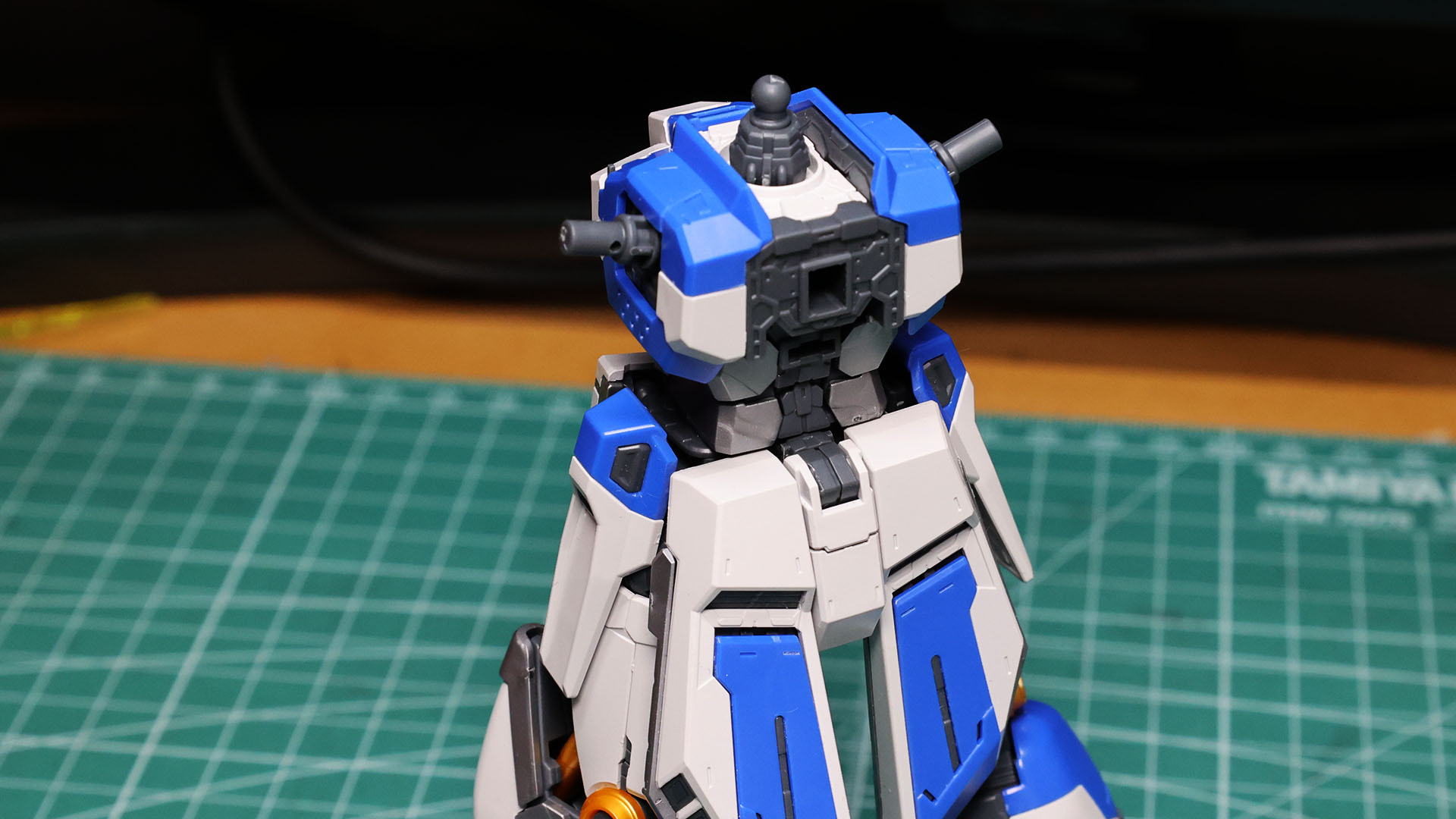 腹部の軸ずらし2重関節の効果がとてつもないポージングを可能にしてくれそうです