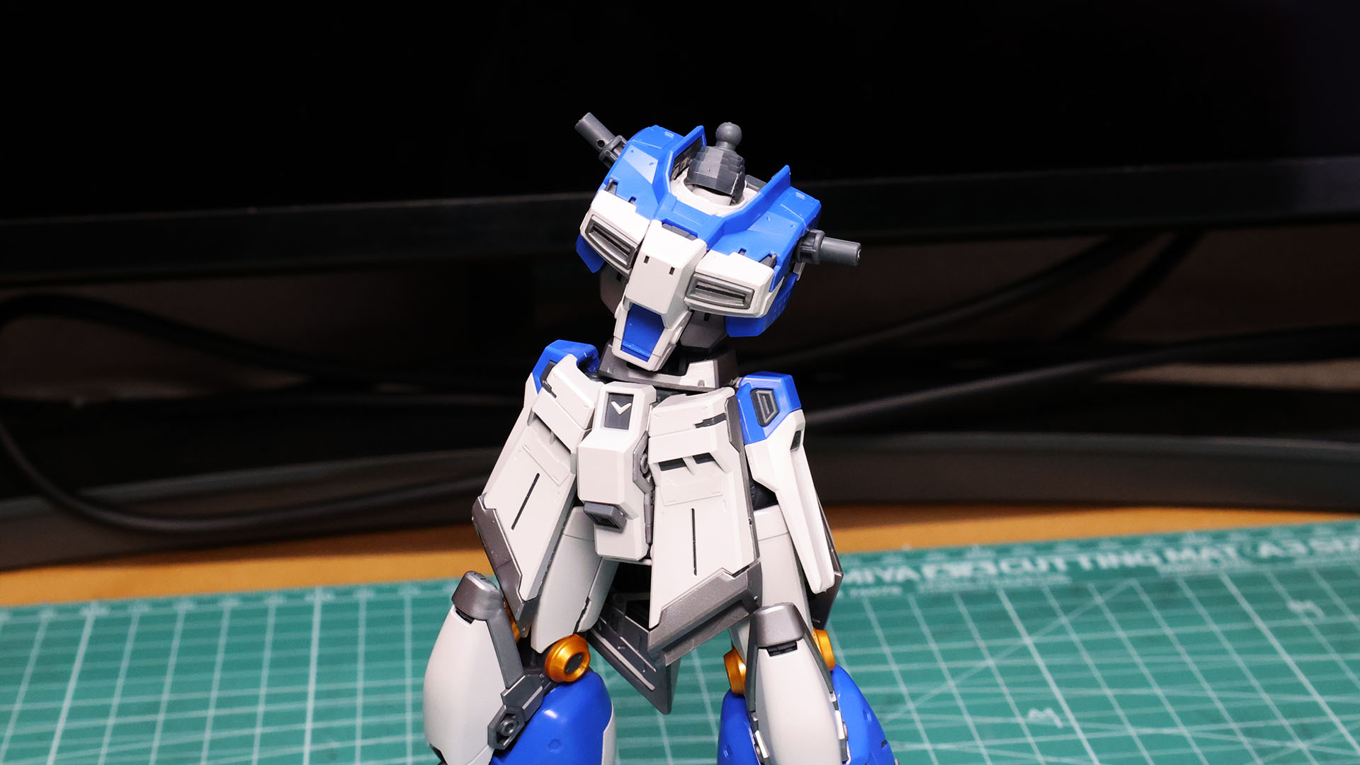 腹部の軸ずらし2重関節の効果がとてつもないポージングを可能にしてくれそうです