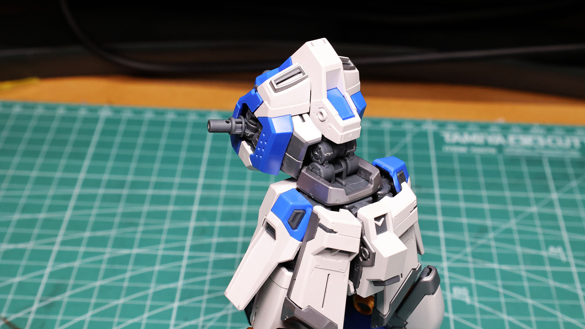 腹部の軸ずらし2重関節の効果がとてつもないポージングを可能にしてくれそうです