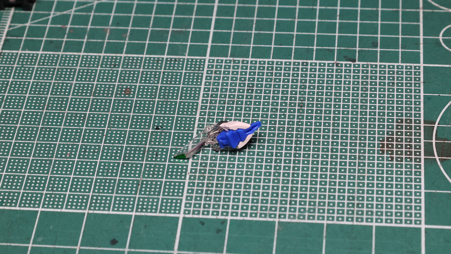 マスクと顎がこれまた細かい！