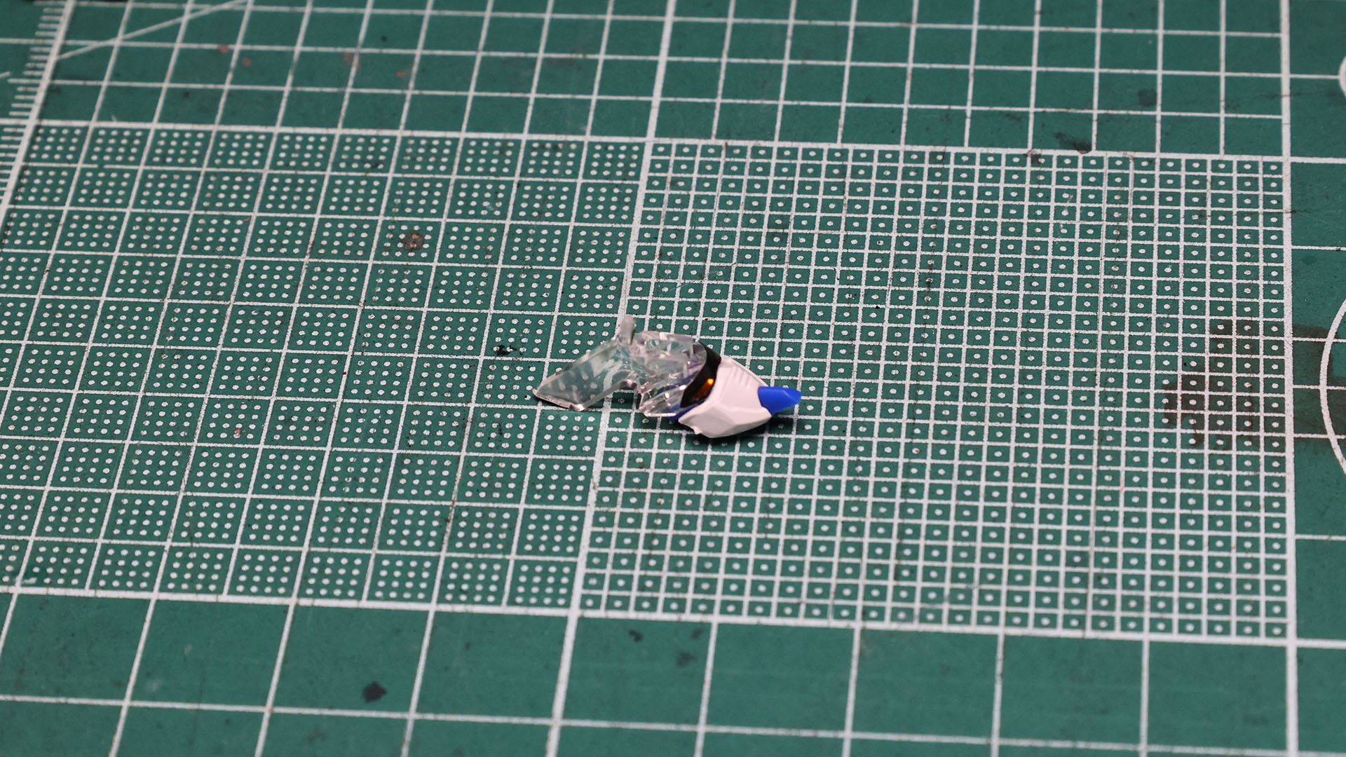 マスクと顎がこれまた細かい！