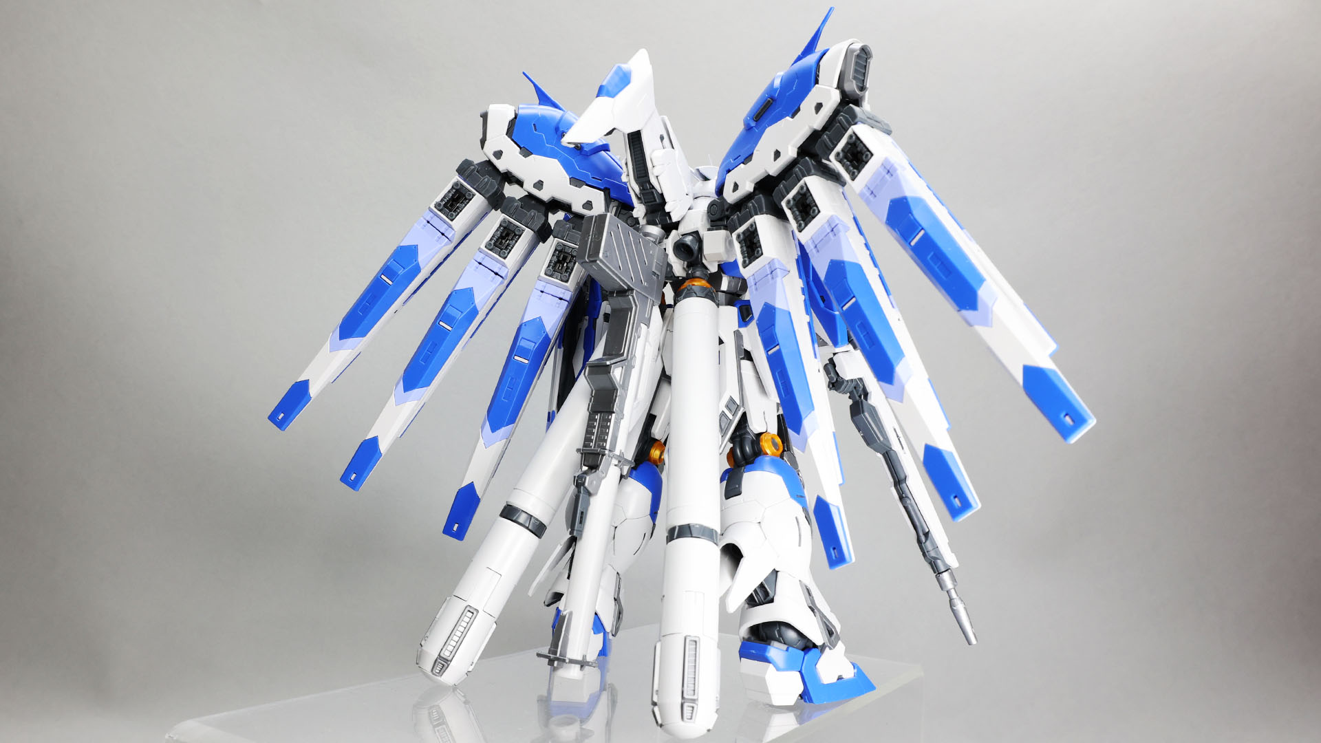 さすがにちょっとテールヘビーですのでプロペラントタンクやスタンドで姿勢を調整してやりましょう