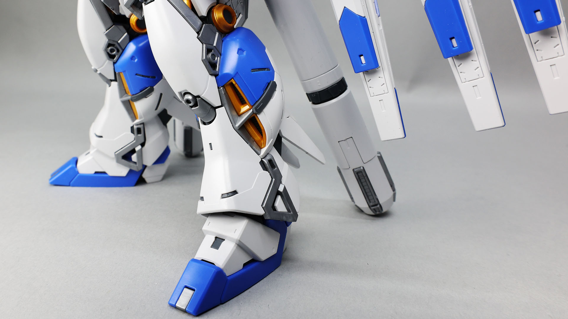 メタリックカラーパーツが効果的なアクセントになっています