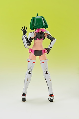 青島文化教材社のプラモデル「VFガール」シリーズに「ランカ・リー
