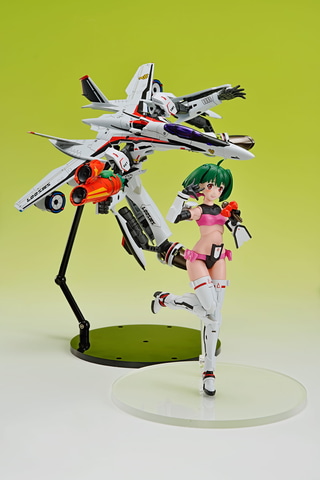 青島文化教材社のプラモデル「VFガール」シリーズに「ランカ・リー